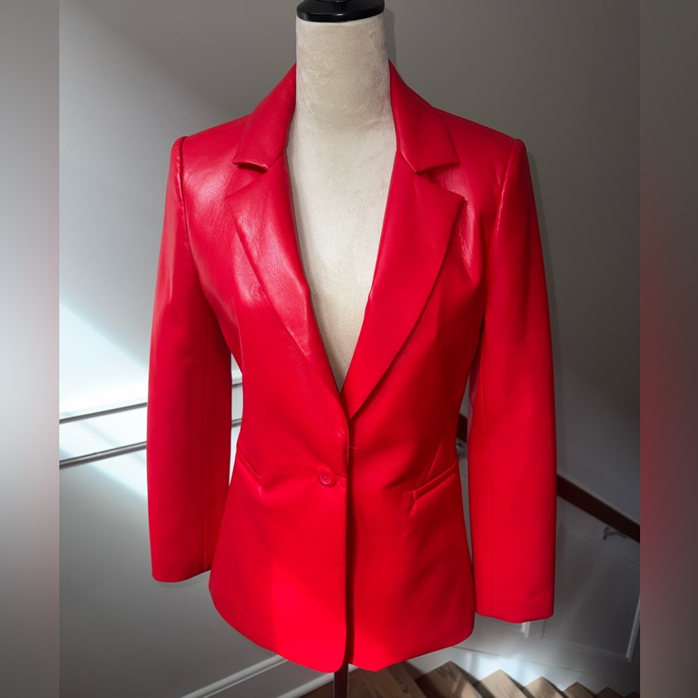NWT Alice+Olivia Sz 8 Macey Bright Ruby Red Faux Leather Blazer- flattering cut